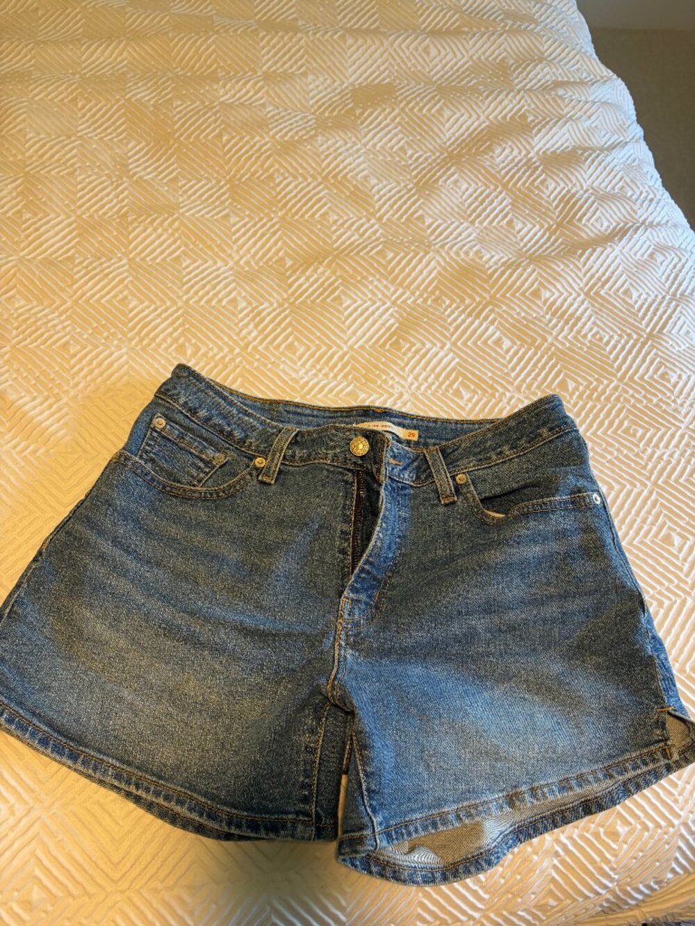 Levi's A-Line Denim Shorts size 29